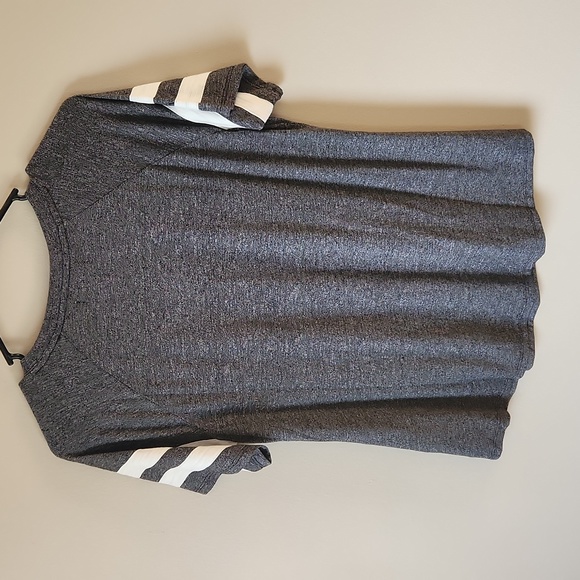 Womens tee - Picture 4 of 5